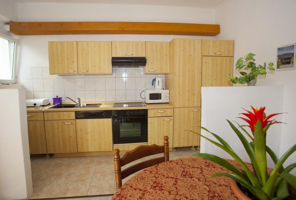 Apartments Dino Makarska Exterior foto